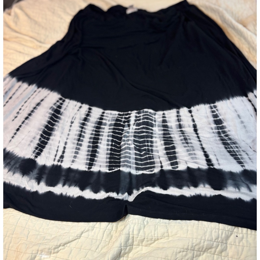 Avenue Plus Size 30/32 Black White Tie Dye Stripe Maxi Skirt Rayon Stretch USA